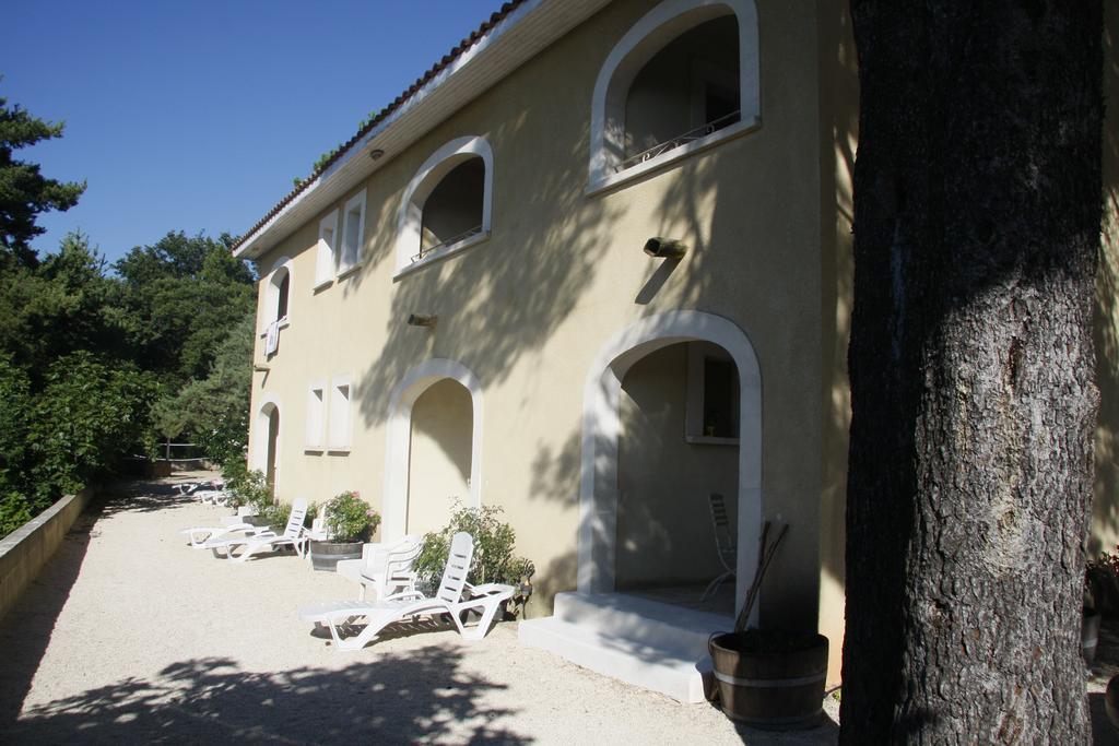 Pousterle De Sabran - Piscine & Hammam Appartement Buitenkant foto