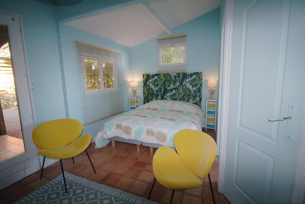 Pousterle De Sabran - Piscine & Hammam Appartement Buitenkant foto